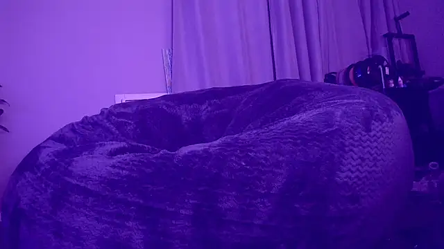 LeeCox online show from February 11, 2025, 2:24 pm