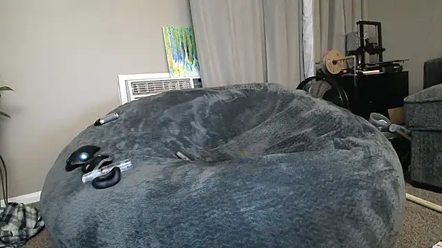 LeeCox online show from February 17, 2025, 7:37 am