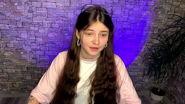Snapshot of may_rollins chatting on April 25, 2026, 4:15 pm may rollins online show from April 25, 2026, 4:15 pm
