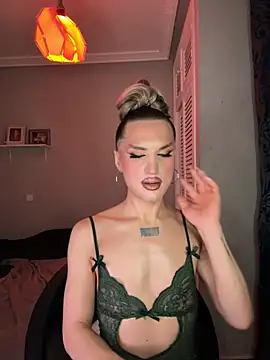 lacattiva online show from October 14, 2025, 2:34 am