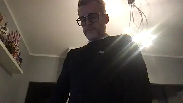 Axl hot online show from January 15, 2026, 4:22 pm