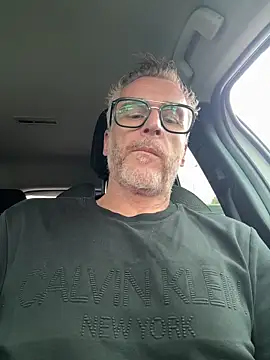 Axl hot online show from June 4, 2026, 3:51 pm