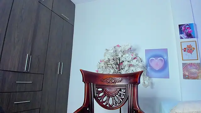 ashly pnik1 online show from November 6, 2025, 3:18 am