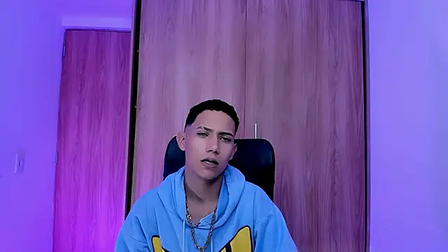 Snapshot of Toy_boy777 chatting on February 16, 2026, 10:28 pm Toy boy777 online show from February 16, 2026, 10:28 pm