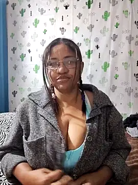 Snapshot of Avannay chatting on September 16, 2025, 12:33 am Avannay online show from September 16, 2025, 12:33 am