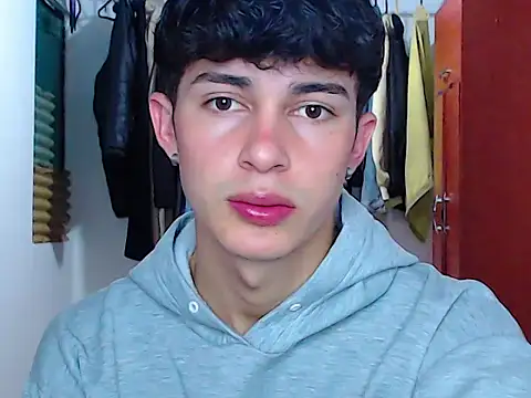 john vichenso online show from September 10, 2025, 10:10 pm