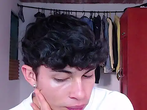 john vichenso online show from September 12, 2025, 9:15 pm