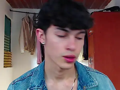 john vichenso online show from September 19, 2025, 9:26 pm