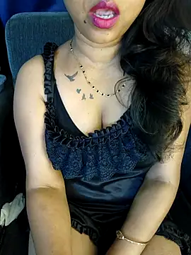 Sexy juhee online show from April 14, 2026, 4:40 am