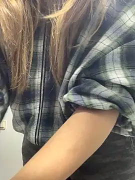 VesnaCrystal online show from November 11, 2025, 8:20 pm