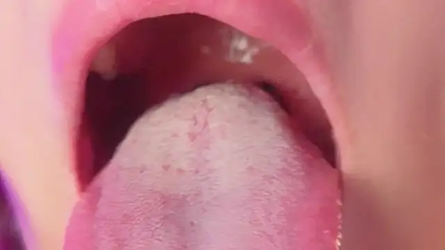 Snapshot of heiley_moon chatting on September 28, 2025, 12:10 pm heiley moon online show from September 28, 2025, 12:10 pm