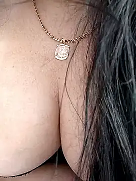 MIA LO VE online show from September 14, 2025, 12:26 pm