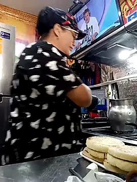 Lady 16 online show from September 15, 2025, 6:19 pm