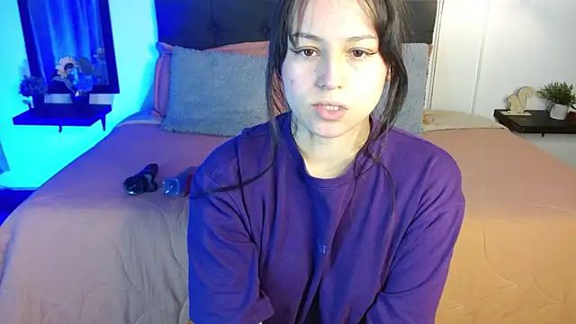 Eymmy 24 online show from September 18, 2025, 1:18 am