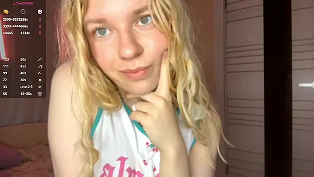 MaryjaneSpider online show from September 20, 2025, 2:51 pm