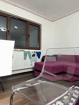 MiaKiittyy online show from November 5, 2025, 1:05 am