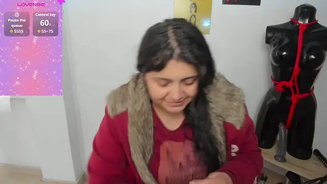 TifanyAmazinng online show from September 29, 2025, 12:43 pm