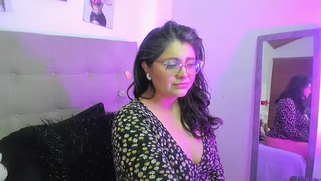 TifanyAmazinng online show from March 26, 2026, 1:28 pm