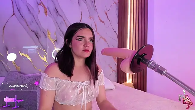 alicecute77 online show from September 9, 2025, 2:33 am