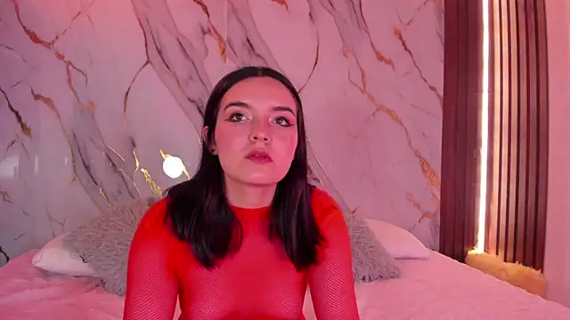 alicecute77 online show from September 29, 2025, 2:27 am