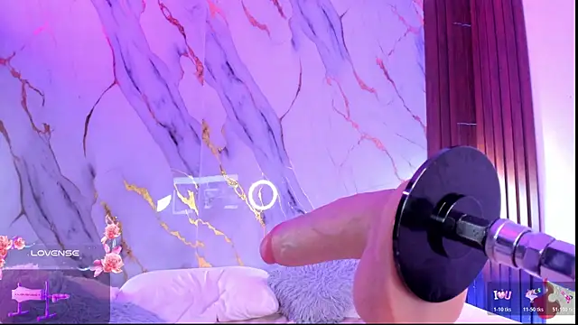 alicecute77 online show from April 11, 2026, 7:45 am