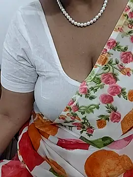 Snapshot of tami_lavanya chatting on February 17, 2026, 6:21 am tami lavanya online show from February 17, 2026, 6:21 am