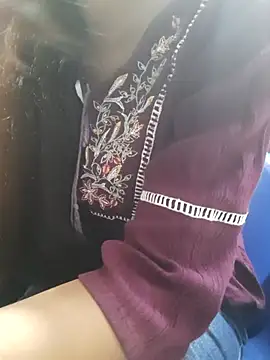 Aarti-kumri online show from October 6, 2025, 5:27 am