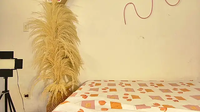 tatixxxvega online show from November 13, 2025, 1:10 pm