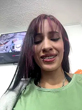 Snapshot of KatherineMurfiphi chatting on October 15, 2025, 12:27 pm KatherineMurfiphi online show from October 15, 2025, 12:27 pm