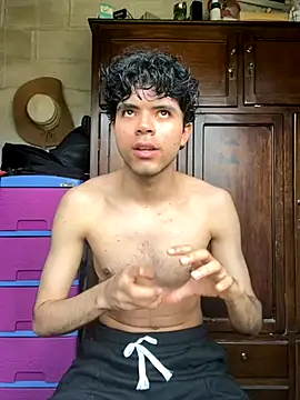 Axel-Mejia online show from November 3, 2025, 7:15 pm