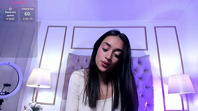 Snapshot of Leilani- chatting on September 17, 2025, 12:51 pm Leilani- online show from September 17, 2025, 12:51 pm