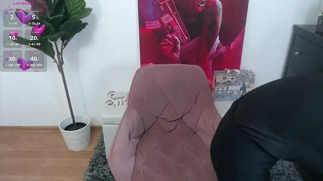 LadyLiia online show from April 7, 2026, 3:51 am