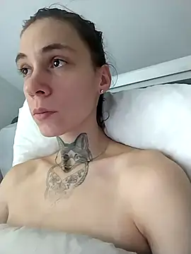 HoneySquirrel online show from October 7, 2025, 1:52 pm