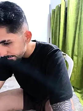 giannis090 online show from September 30, 2025, 4:17 am