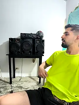 giannis090 online show from October 22, 2025, 7:35 pm