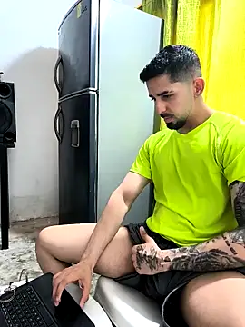 giannis090 online show from April 12, 2026, 9:53 pm