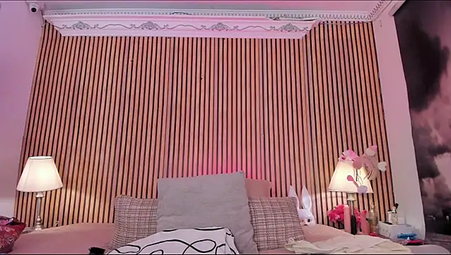 keeyla stone online show from November 5, 2025, 8:31 pm