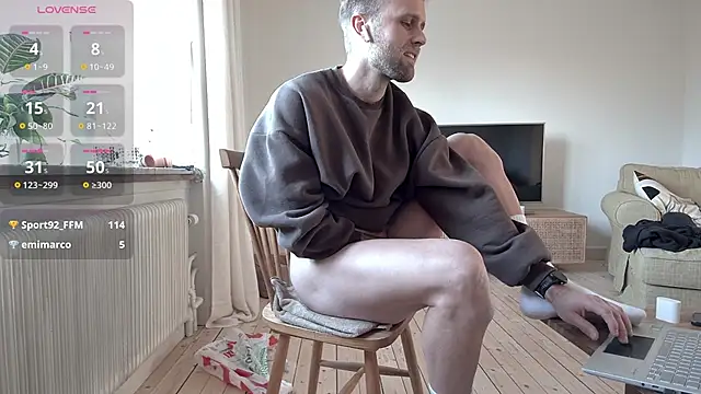 Snapshot of bubblebuttnes chatting on March 9, 2026, 7:56 am bubblebuttnes online show from March 9, 2026, 7:56 am