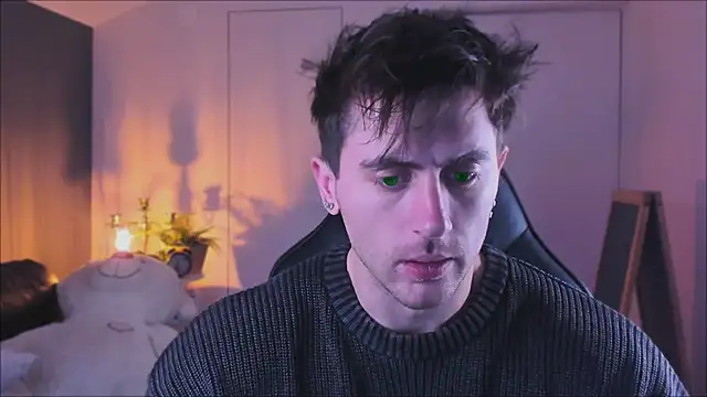 Oscar Miller  online show from November 8, 2025, 8:40 pm