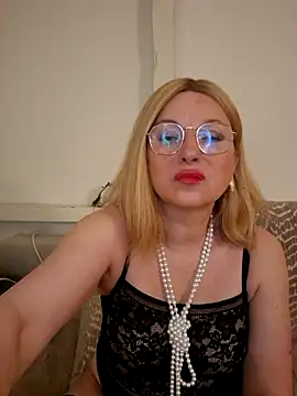 TinaLizxh online show from May 7, 2026, 8:36 pm