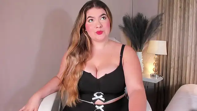 MiaVixen  online show from September 13, 2025, 4:34 am