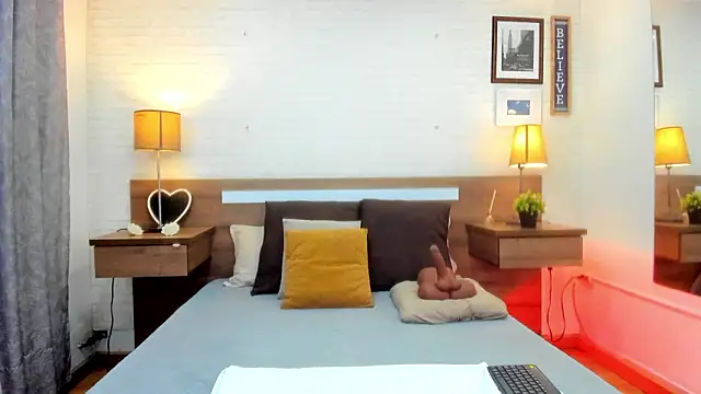 JenniferAuriston online show from March 5, 2026, 9:55 pm