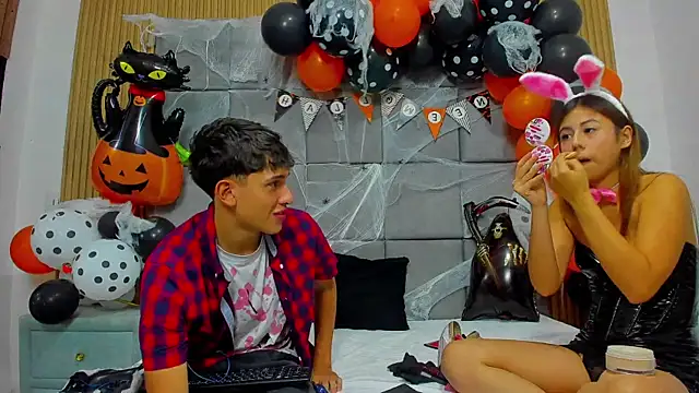 ChanellandMax online show from October 31, 2025, 2:29 pm