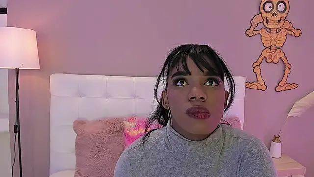 KendraChavez  online show from November 7, 2025, 9:15 pm