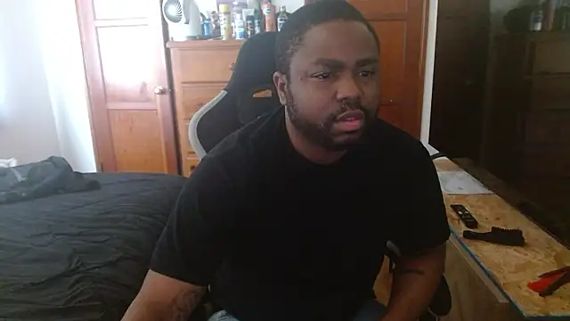 Snapshot of Breadwinnah chatting on February 3, 2026, 10:26 pm Breadwinnah online show from February 3, 2026, 10:26 pm