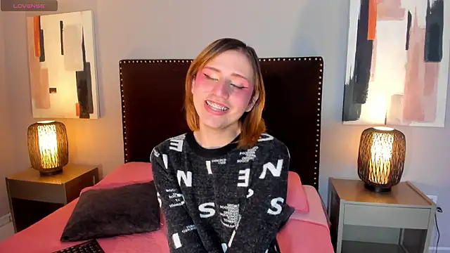 Snapshot of seraphine_star chatting on February 18, 2026, 3:02 am seraphine star online show from February 18, 2026, 3:02 am