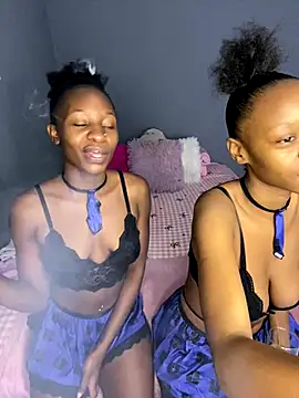 LonelyQueenxx25 online show from December 19, 2025, 5:58 am