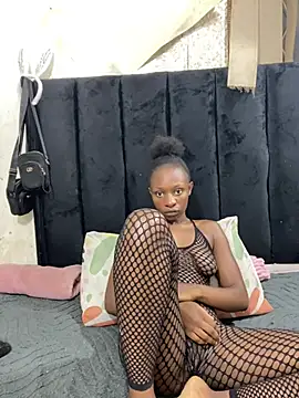 LonelyQueenxx25 online show from March 7, 2026, 7:44 pm