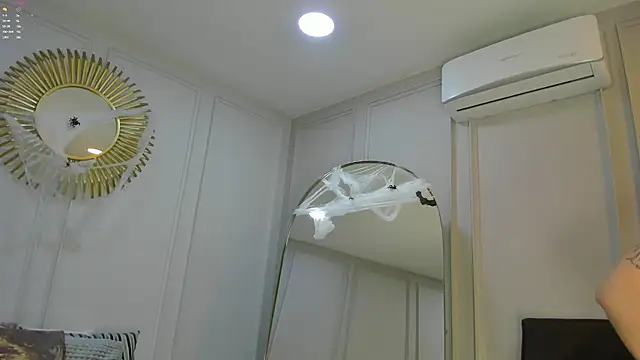 CharlotteBrownn  online show from October 31, 2025, 3:18 am