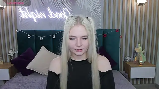 RuthBryant online show from September 12, 2025, 8:36 am